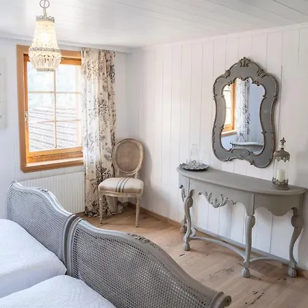 Casa Pasch - Boutique In Cumpadials Couette-café 3*