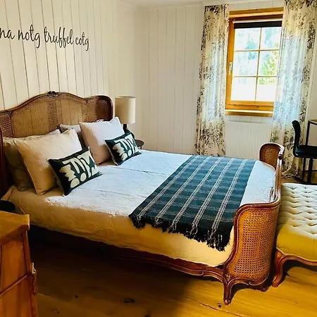 Casa Pasch - Boutique In Cumpadials Bed & Breakfast *