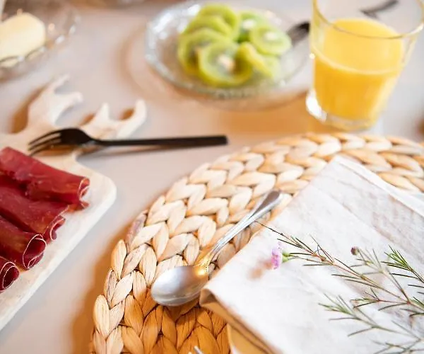 Alojamento de Acomodação e Pequeno-almoço Casa Pasch - Boutique In Cumpadials Sumvitg