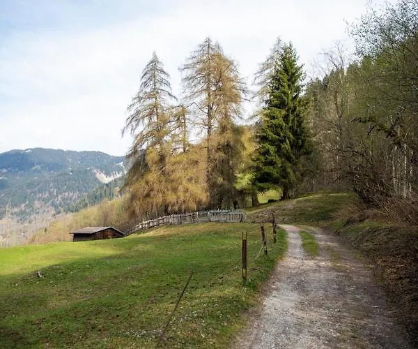 Casa Pasch - Boutique In Cumpadials Alojamento de Acomodação e Pequeno-almoço Sumvitg