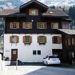 ベッド・アンド・ブレックファスト Casa Pasch - Boutique In Cumpadials Sumvitg