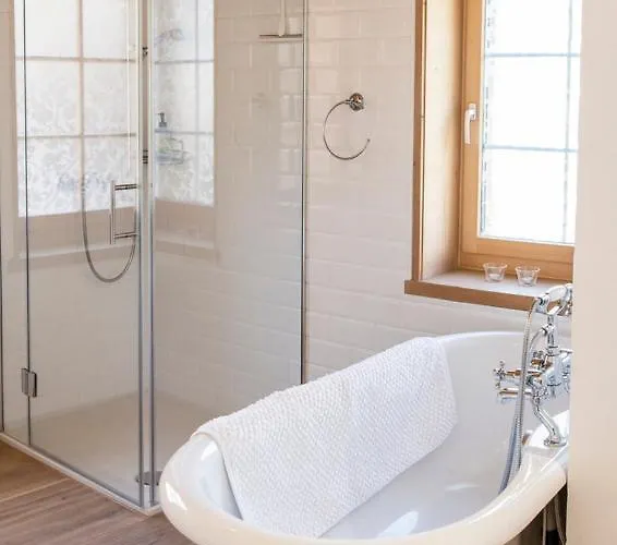 Casa Pasch - Boutique In Cumpadials Frühstückspension Sumvitg