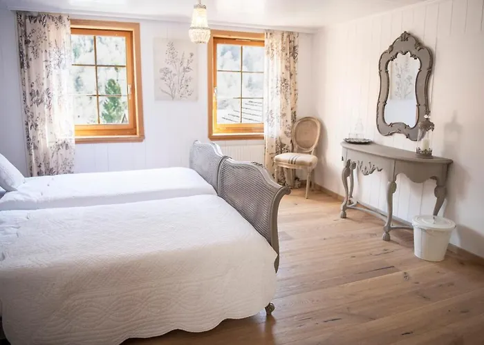 Casa Pasch - Boutique In Cumpadials فندق مبيت وإفطار 3*